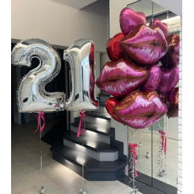 Набор из воздушных шаров с гелием Губы и Сердца на День Рождения 21 год