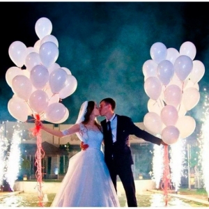 Гелиевые шарики со светодиодами для запуска в небо на свадьбе