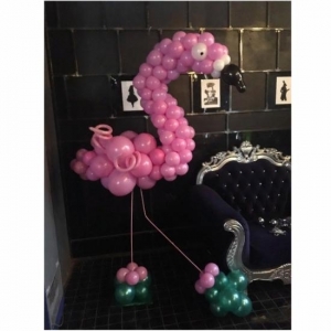 Фигура из воздушных шаров розовый фламинго
