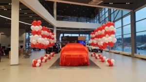 Гелиевые шарики на презентации нового автомобиля КИА