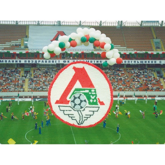 Оформление большими шарами логотипа футбольной команды