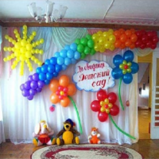 Украшение шарами на выпускной в детском саду