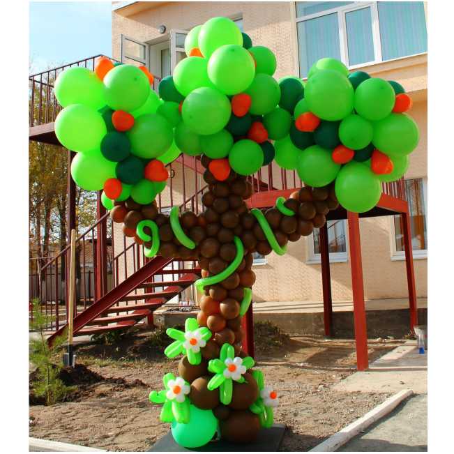 Дерево из воздушных шаров