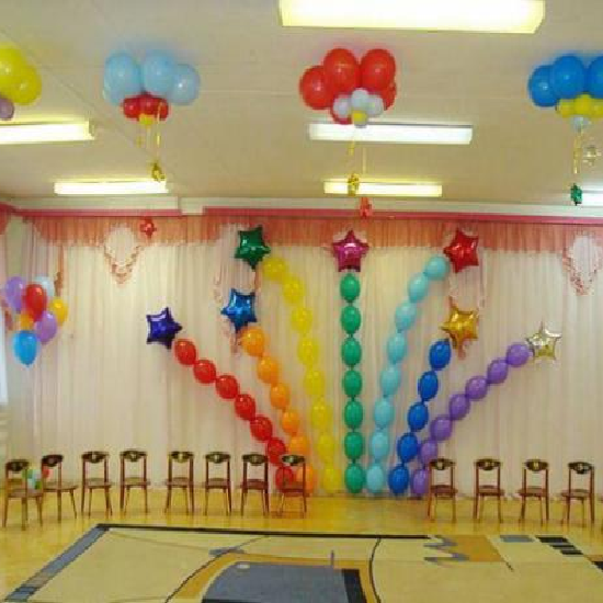 Оформление шарами актового зала на выпускной в детском саду №2